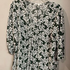 Fun 2 Fun Green and White Floral Blouse